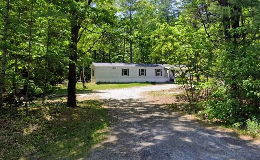 232 Berry Road Wayne ME 04284