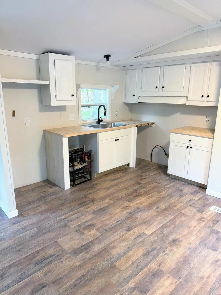 232 Berry Road Wayne ME 04284