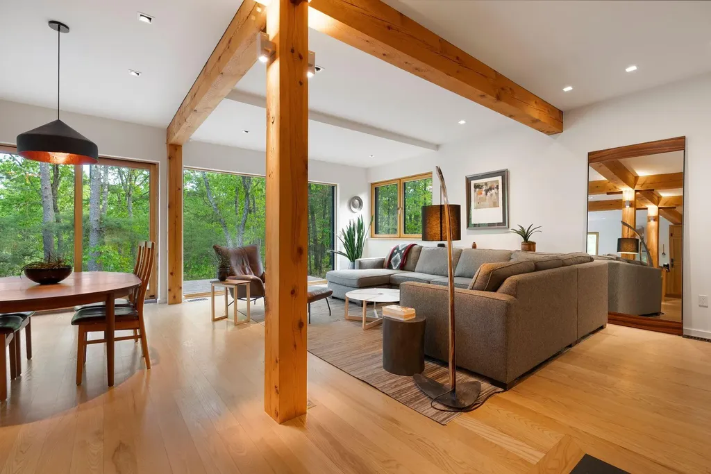 174 Blackstrap Road Falmouth ME 04105