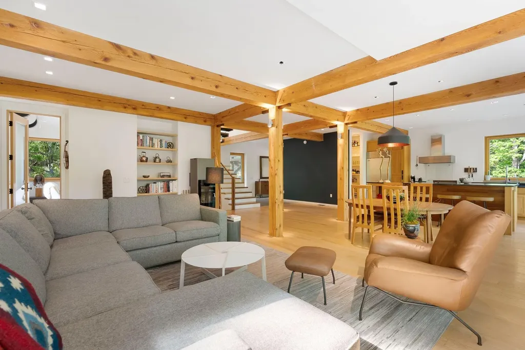 174 Blackstrap Road Falmouth ME 04105
