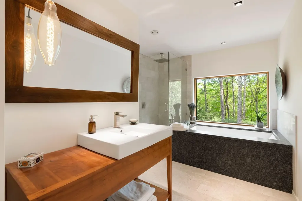 174 Blackstrap Road Falmouth ME 04105