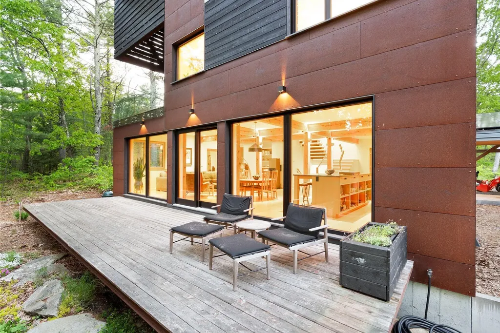 174 Blackstrap Road Falmouth ME 04105