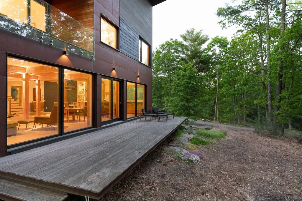 174 Blackstrap Road Falmouth ME 04105