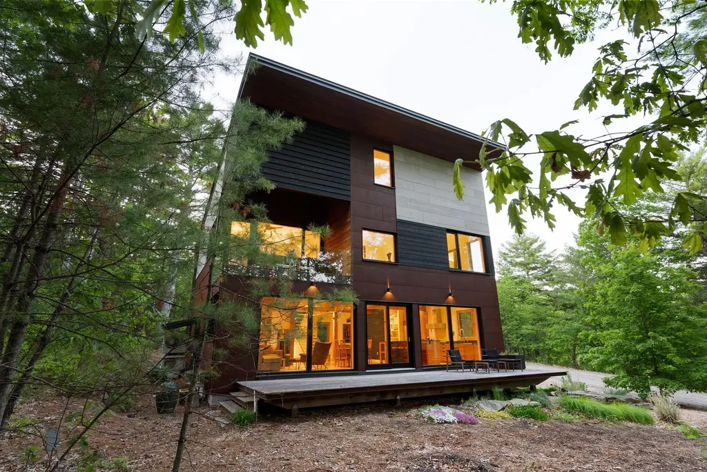174 Blackstrap Road Falmouth ME 04105