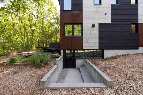 174 Blackstrap Road Falmouth ME 04105