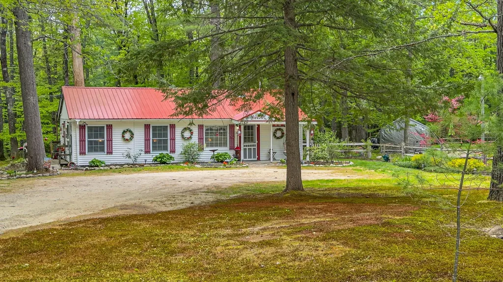 32 Middle Ridge Road Bridgton ME 04009