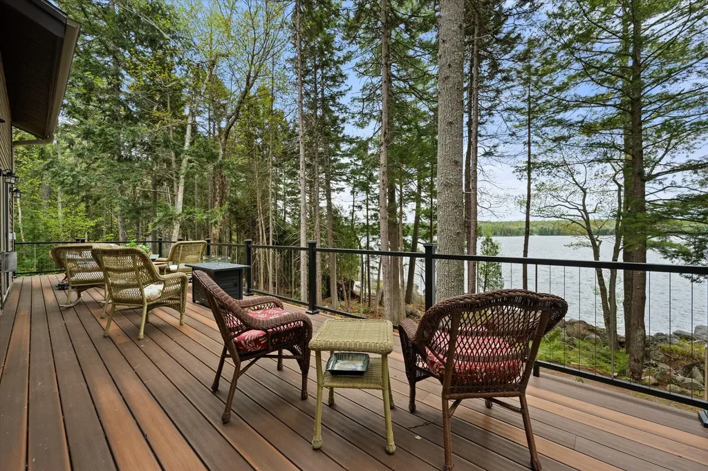 269 Phillips Way Ellsworth ME 04605