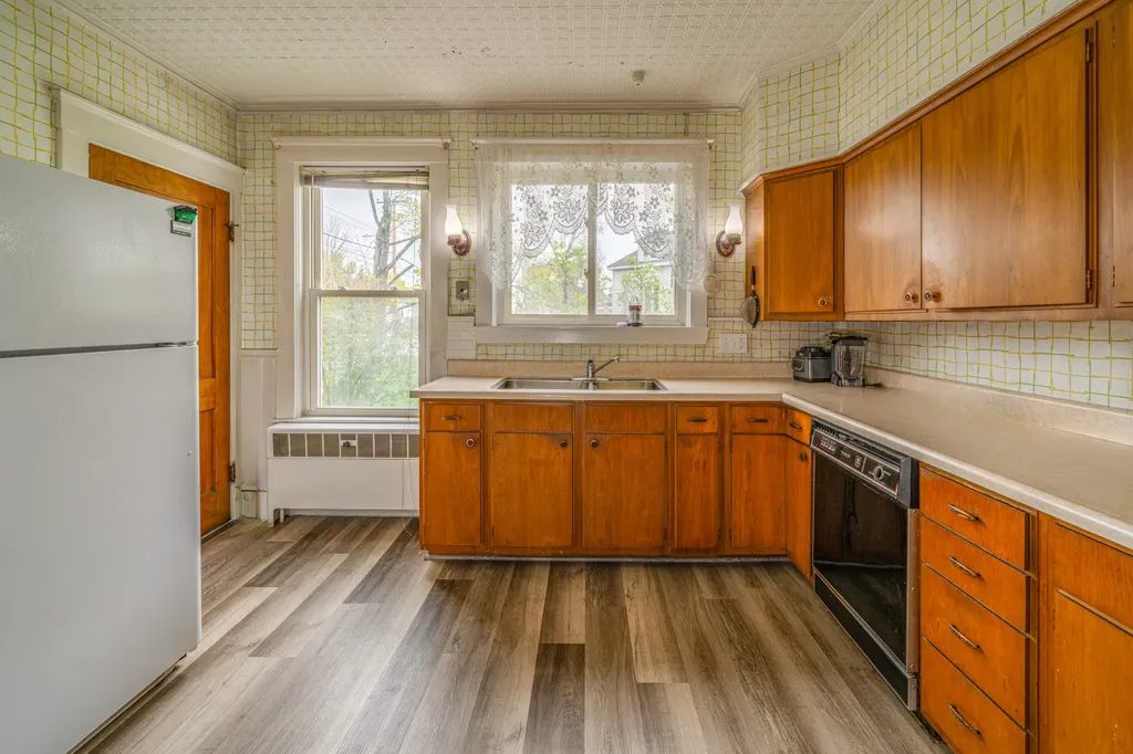 744 Hammond Street Bangor ME 04401