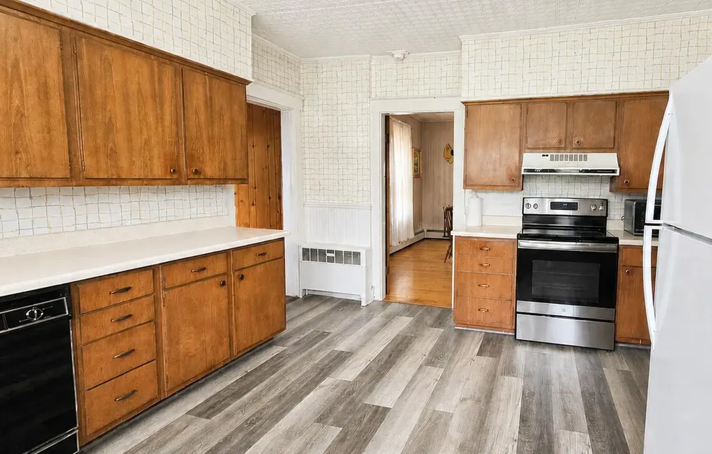 744 Hammond Street Bangor ME 04401