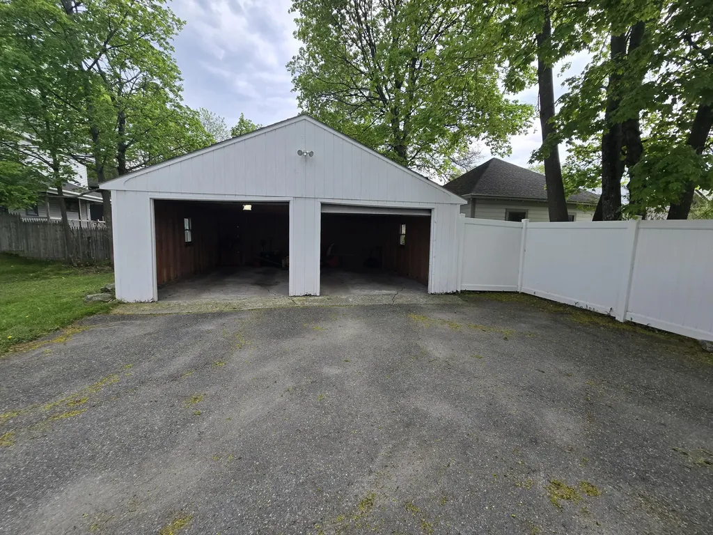 744 Hammond Street Bangor ME 04401