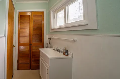 744 Hammond Street Bangor ME 04401