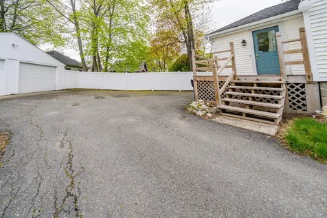 744 Hammond Street Bangor ME 04401
