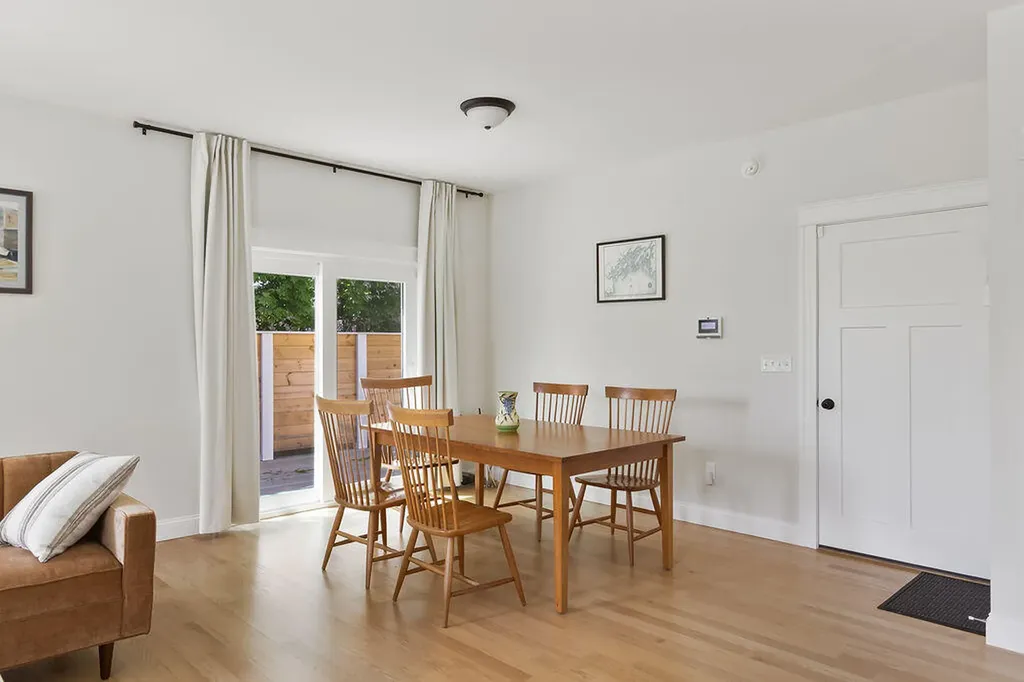 77 O'neil Street South Portland ME 04106