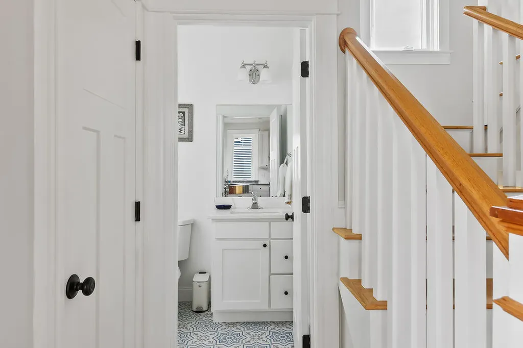 77 O'neil Street South Portland ME 04106