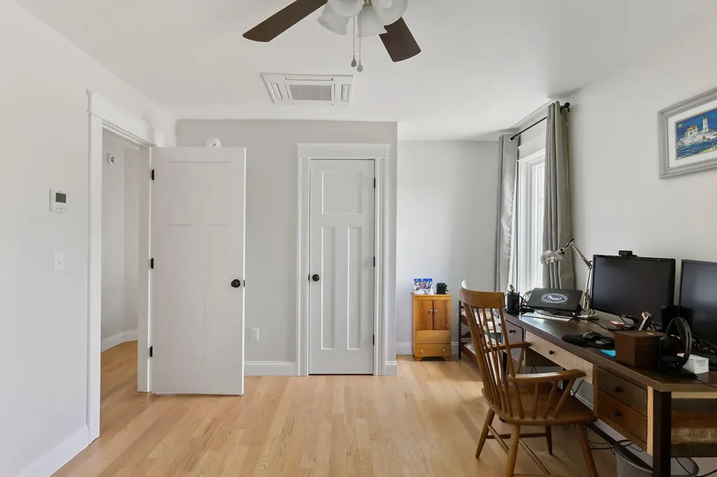 77 O'neil Street South Portland ME 04106