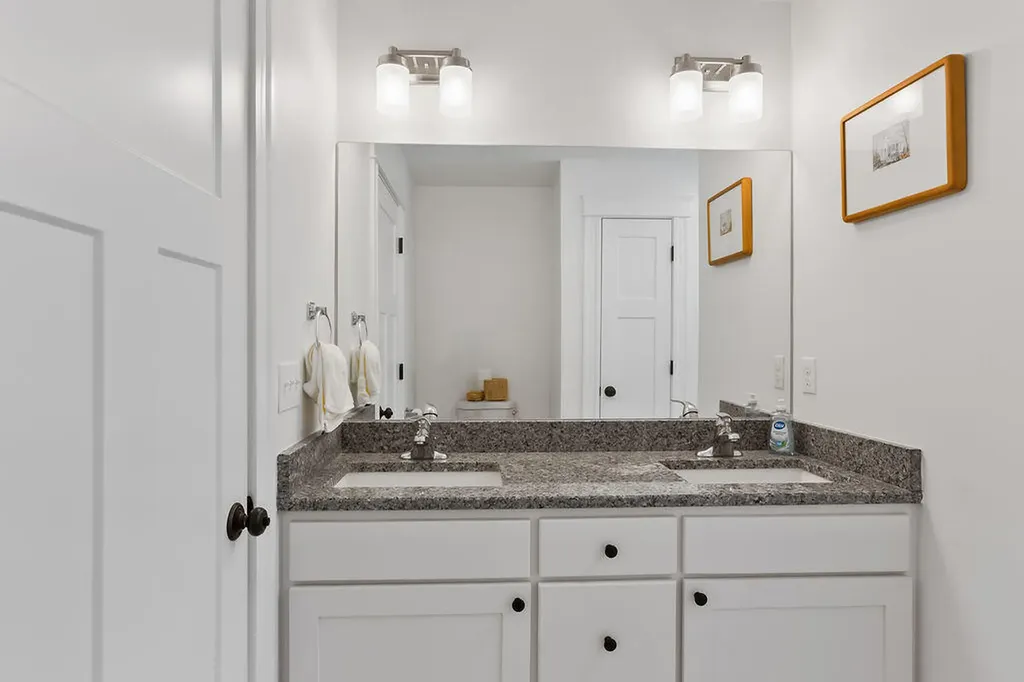 77 O'neil Street South Portland ME 04106
