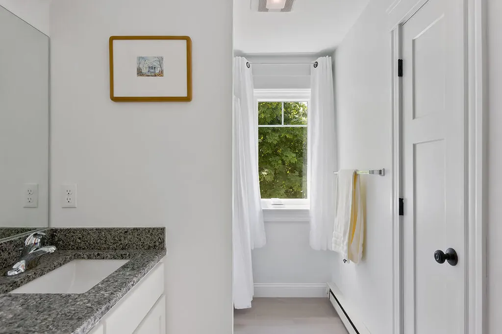 77 O'neil Street South Portland ME 04106