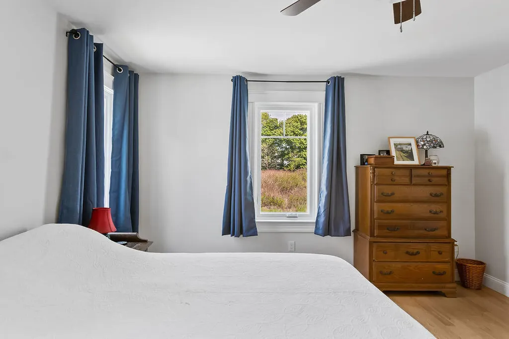 77 O'neil Street South Portland ME 04106