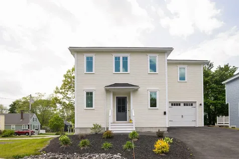 77 O'neil Street South Portland ME 04106