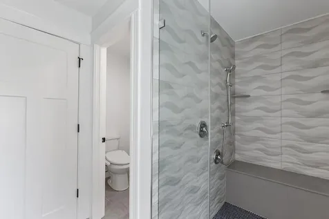 77 O'neil Street South Portland ME 04106
