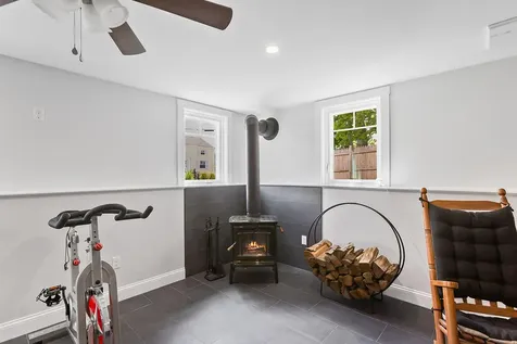 77 O'neil Street South Portland ME 04106