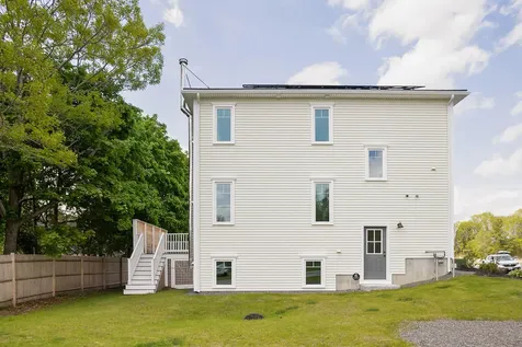 77 O'neil Street South Portland ME 04106