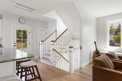77 O'neil Street South Portland ME 04106