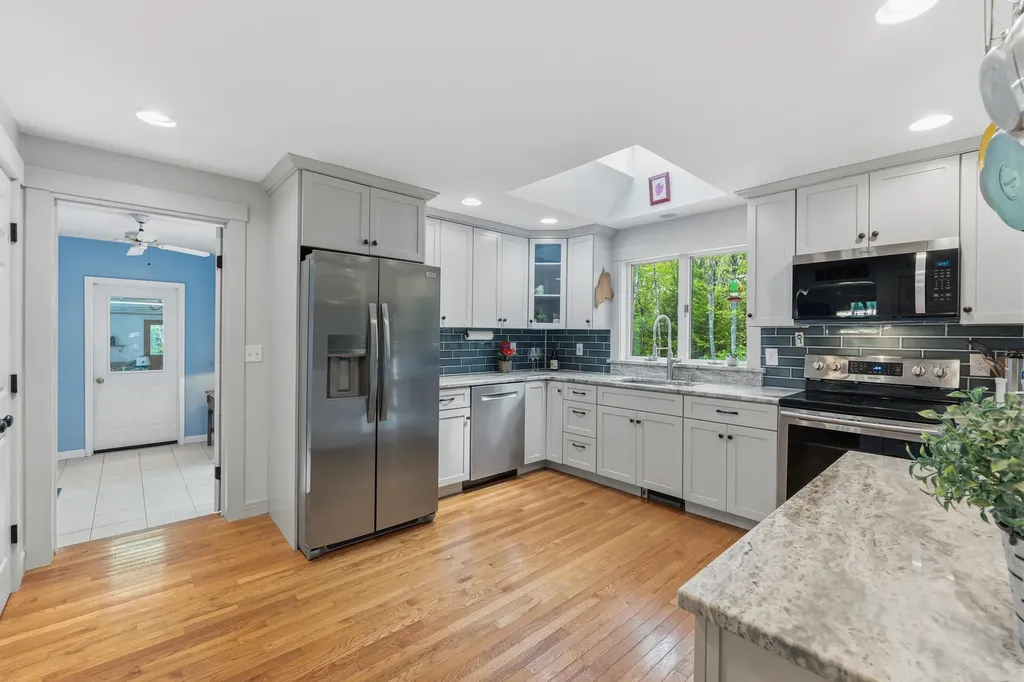 558 River Road Brunswick ME 04011