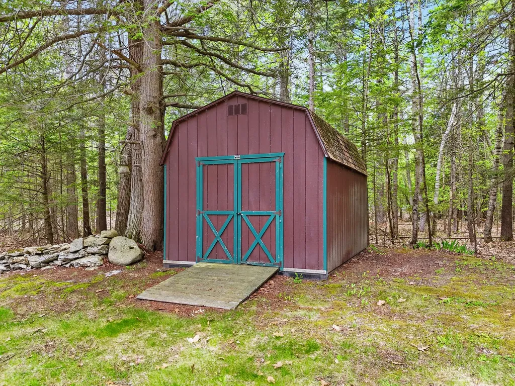 558 River Road Brunswick ME 04011
