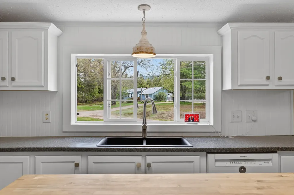 5,10,11 Country Lane Kingfield ME 04947
