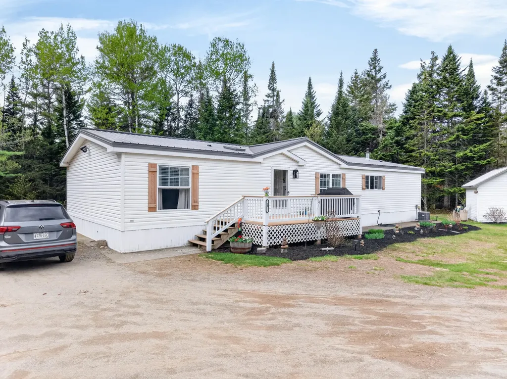 5,10,11 Country Lane Kingfield ME 04947