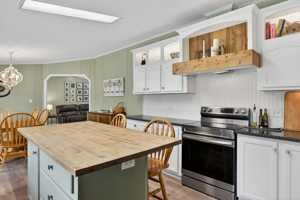 5,10,11 Country Lane Kingfield ME 04947