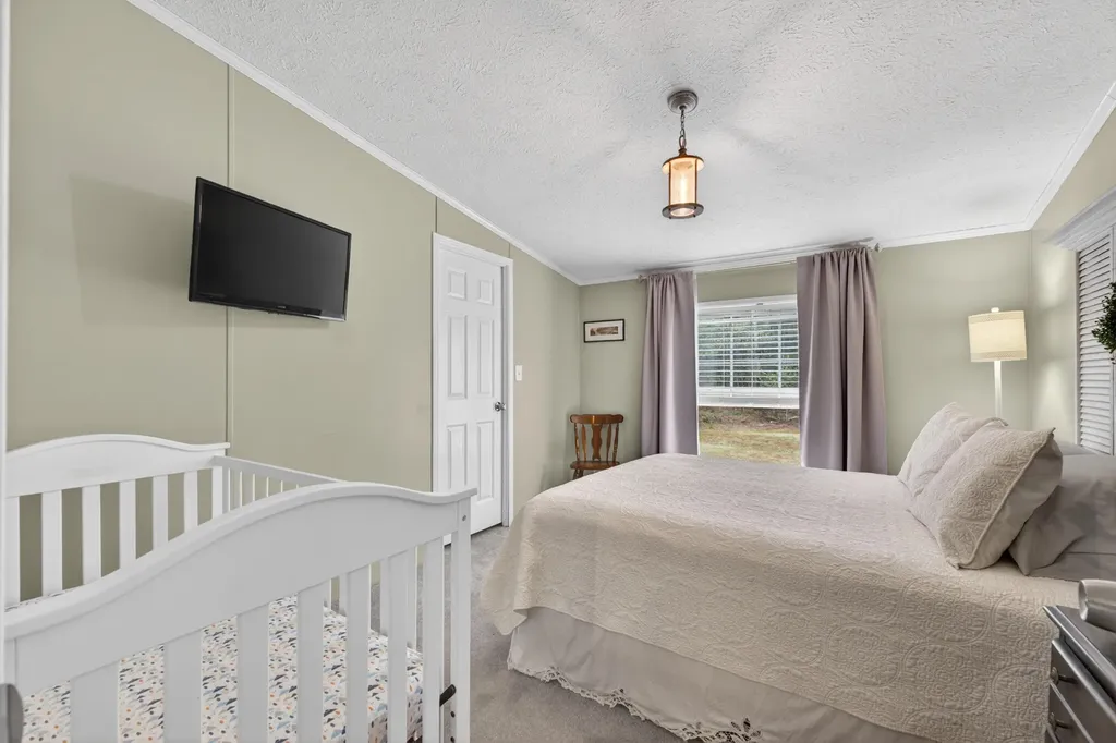 5,10,11 Country Lane Kingfield ME 04947