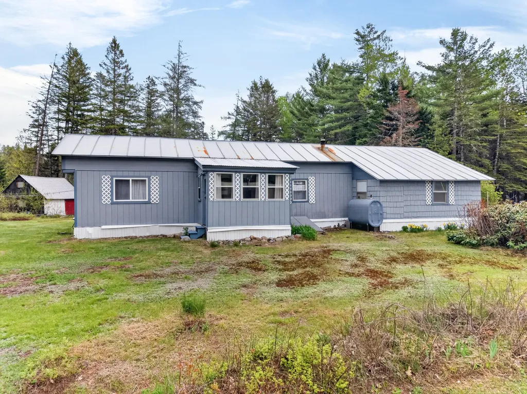 5,10,11 Country Lane Kingfield ME 04947
