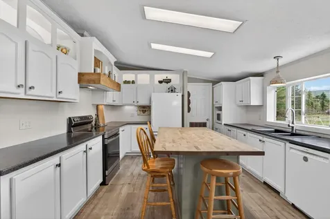 5,10,11 Country Lane Kingfield ME 04947