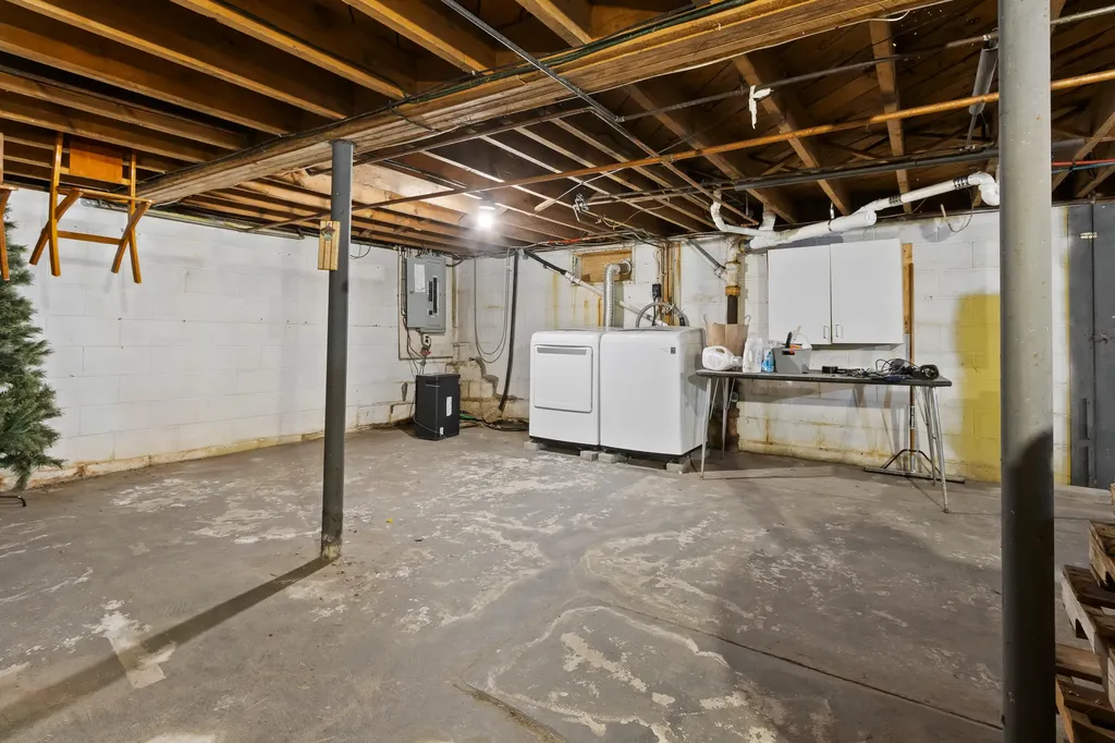 37 Thompson Street Brunswick ME 04011