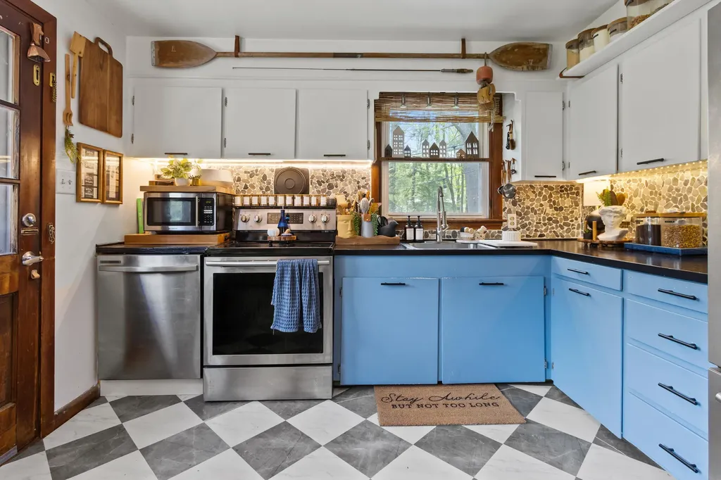 37 Thompson Street Brunswick ME 04011