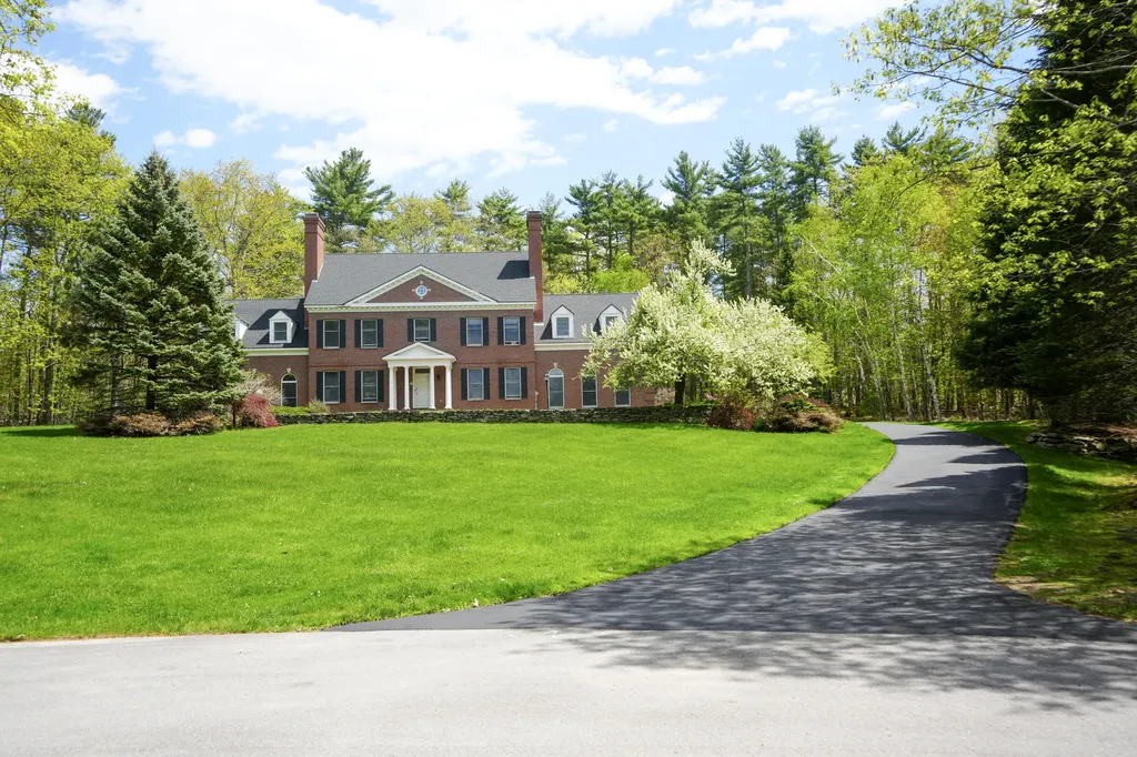 20 Freeman Court Windham ME 04062