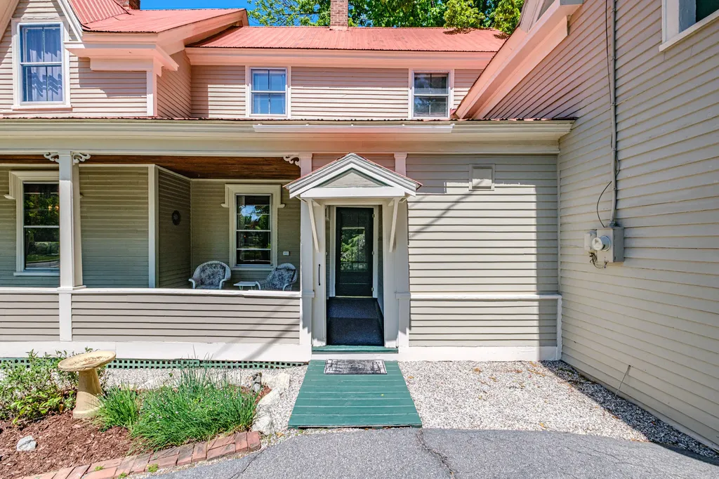 9 N High Street Bridgton ME 04009