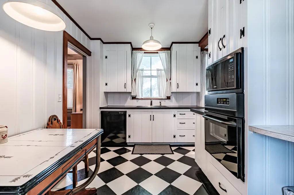9 N High Street Bridgton ME 04009