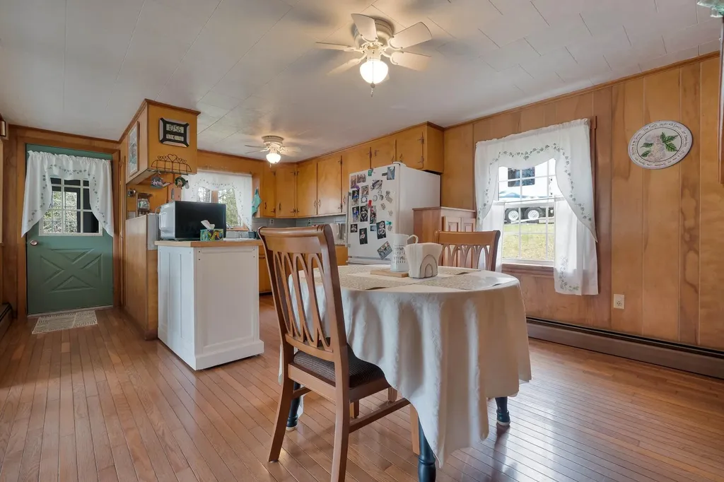 270 Hebron Road Paris ME 04281