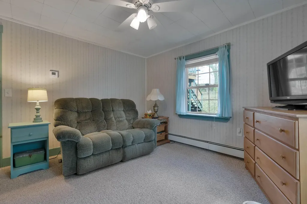 270 Hebron Road Paris ME 04281