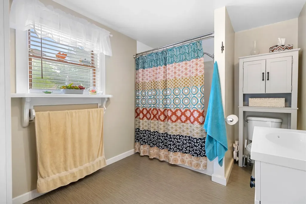1096 Middle Road Warren ME 04864