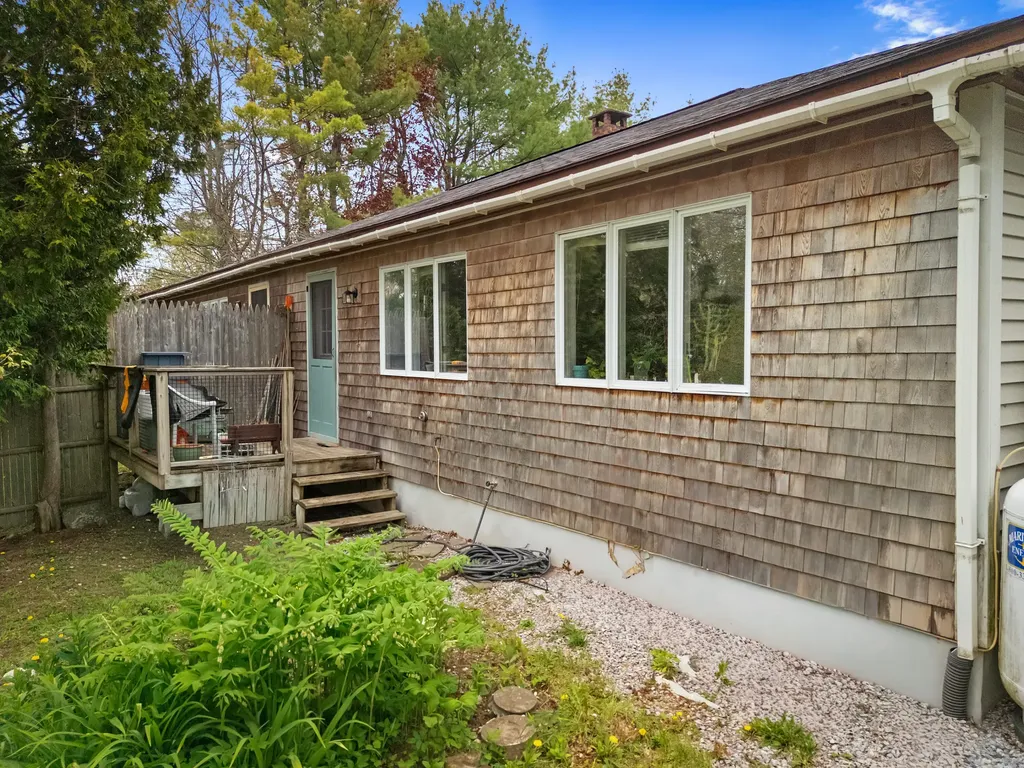 1096 Middle Road Warren ME 04864