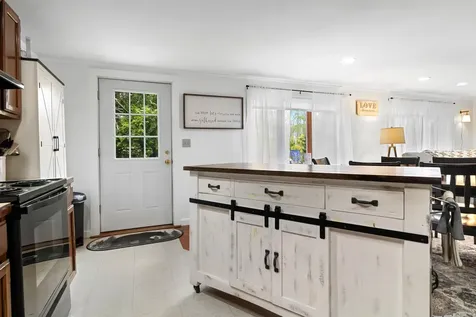 1096 Middle Road Warren ME 04864