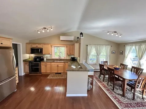 5 Melbourne Drive Scarborough ME 04074