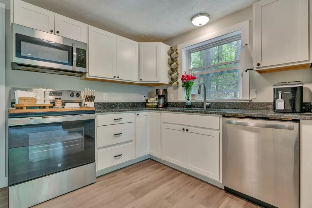 88 Ridgeway Circle Waterboro ME 04061