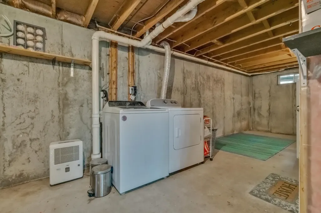88 Ridgeway Circle Waterboro ME 04061