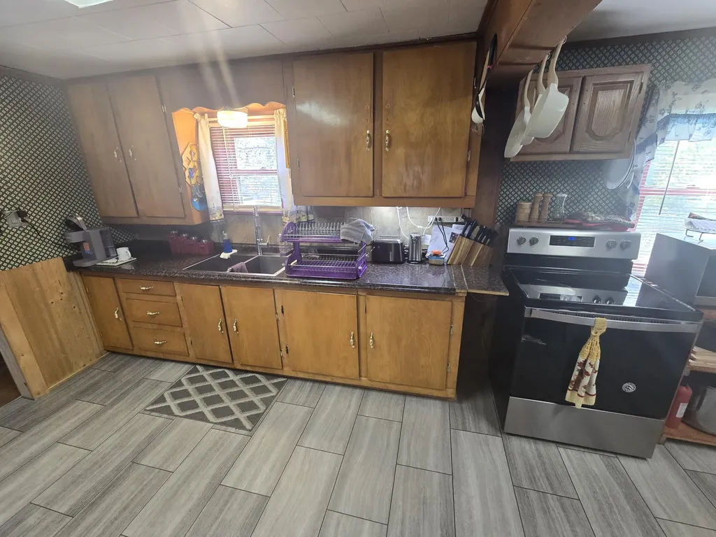471 W Broadway Lincoln ME 04457