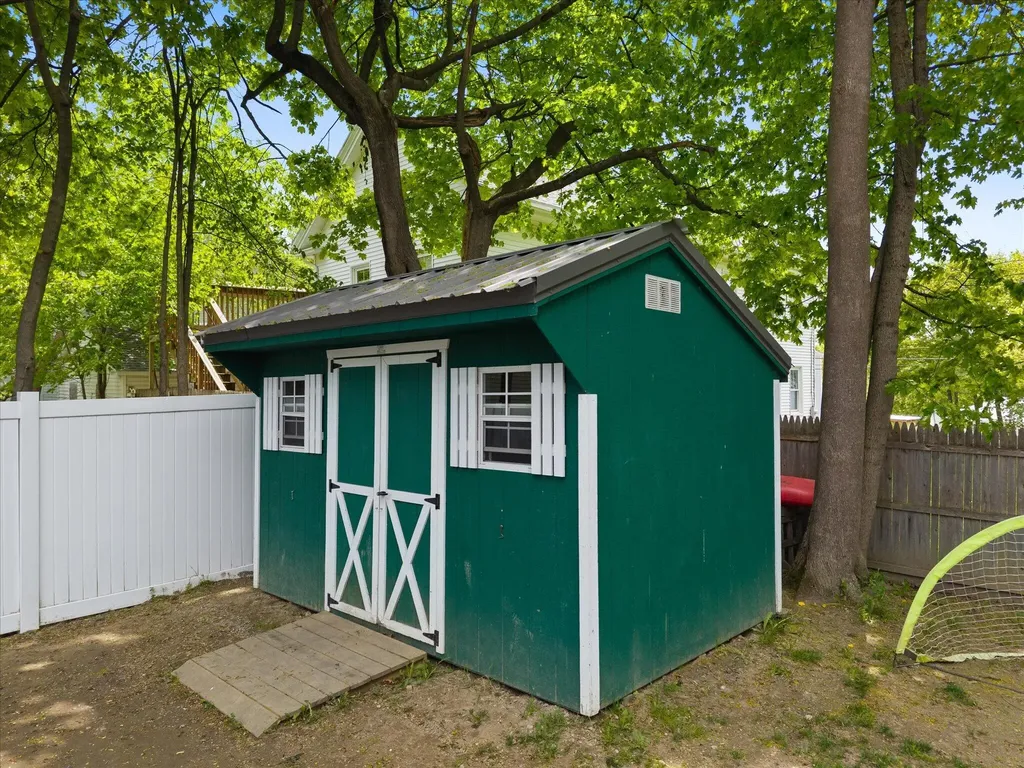 33 Jefferson Street Bangor ME 04401